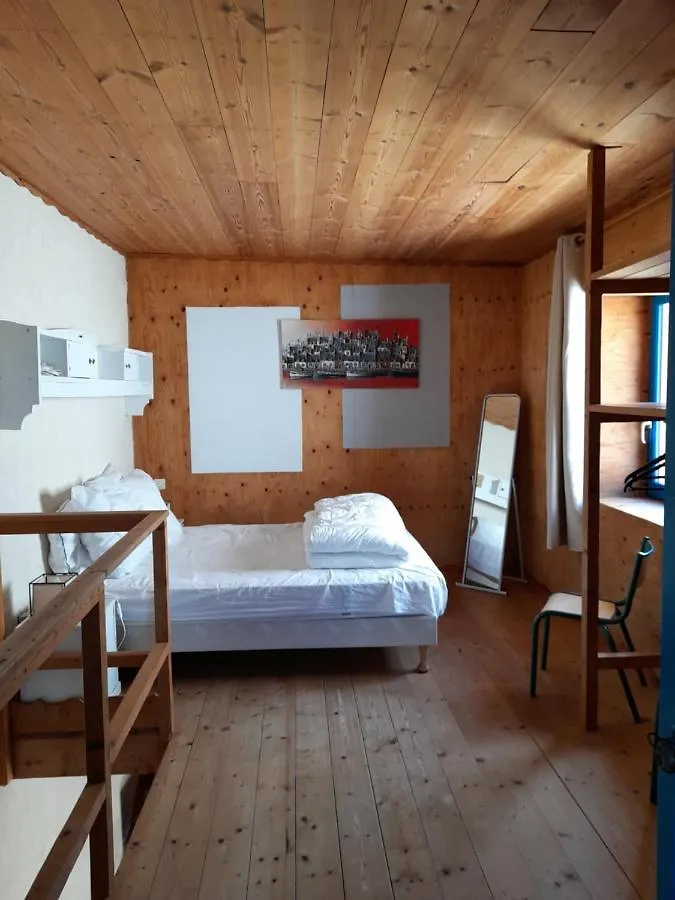 Bed & Breakfast Les Hortensias Gr 34 - Chambres D'Hotes Trevou-Treguignec France